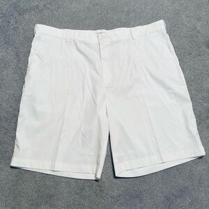 Nike Men’s golf shorts, DRI-FIT size 42 white, 95% Polyester 5% Spandex